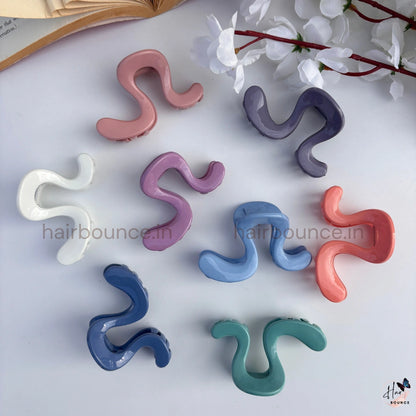 Wave Curve Hair Claw – Medium