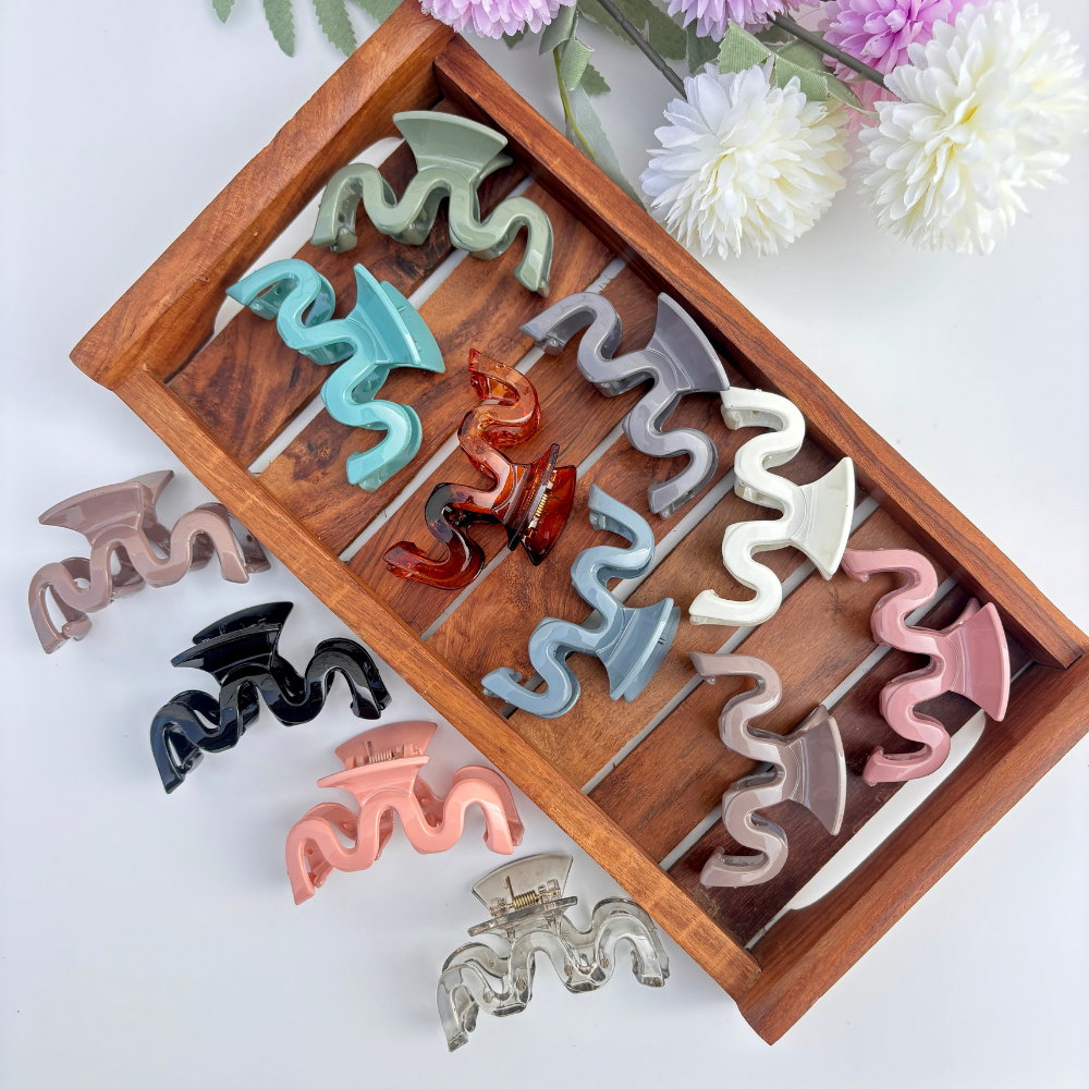 Wavy Hair Claw - Medium