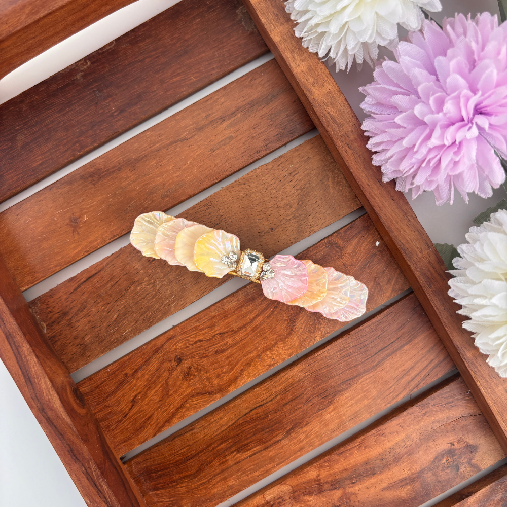 Pink White Shell Center Clip