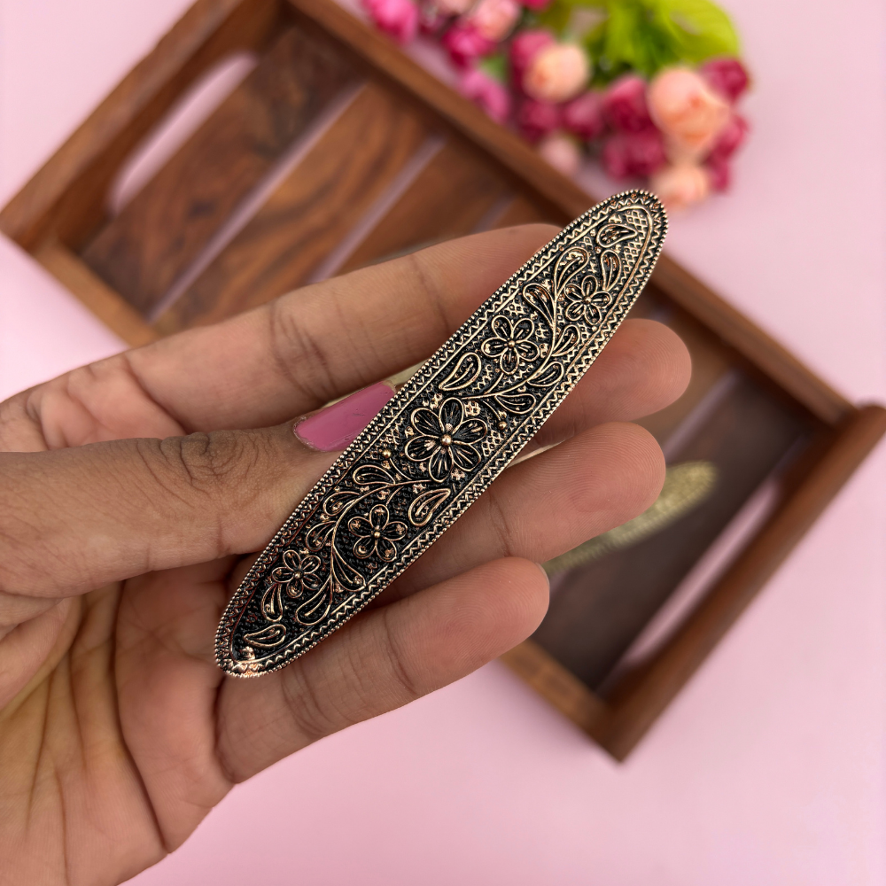 Floral Charm Metal Center Clip