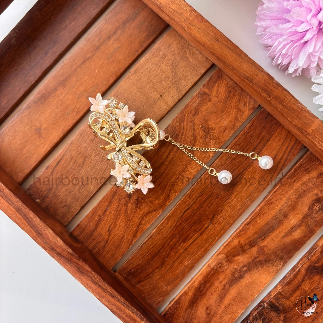 Queen’s Garden Pearl Drop Hair Claw – Medium