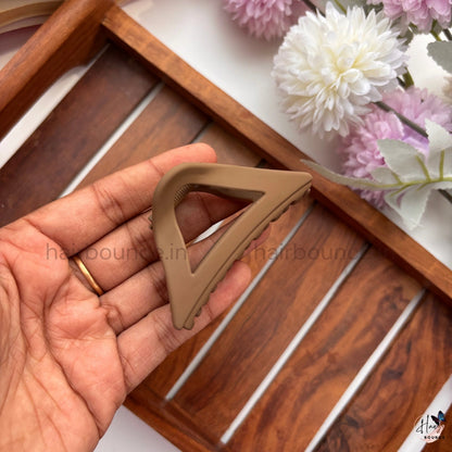 Matte Neutral Triangle Cut Hair Claw – Medium