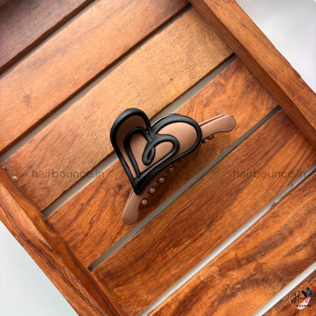 Matte Loop Heart Hair Claw – Medium