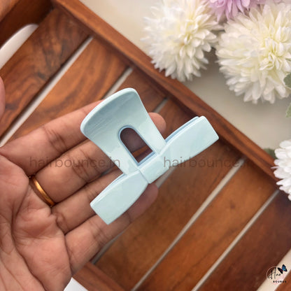 Chic Bow Cutout Hair Claw – Medium