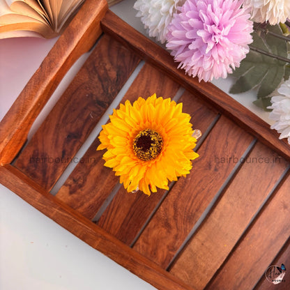 Daisy Bloom Flower Hair Claw - Medium