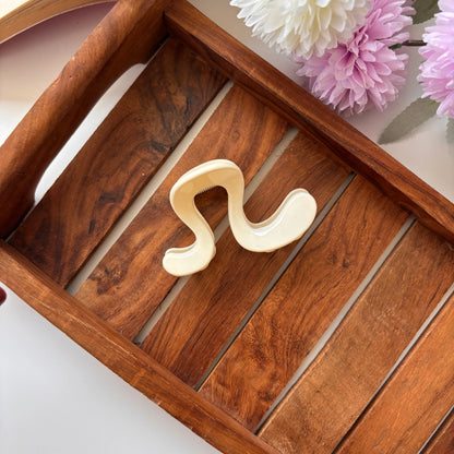 Wave Curve Hair Claw – Medium