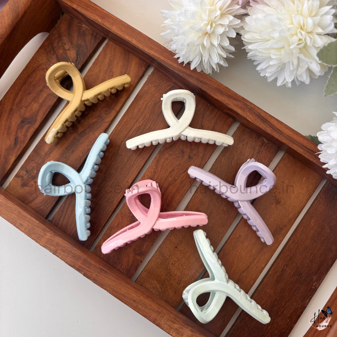 Loop Twist Hair Claw – Medium