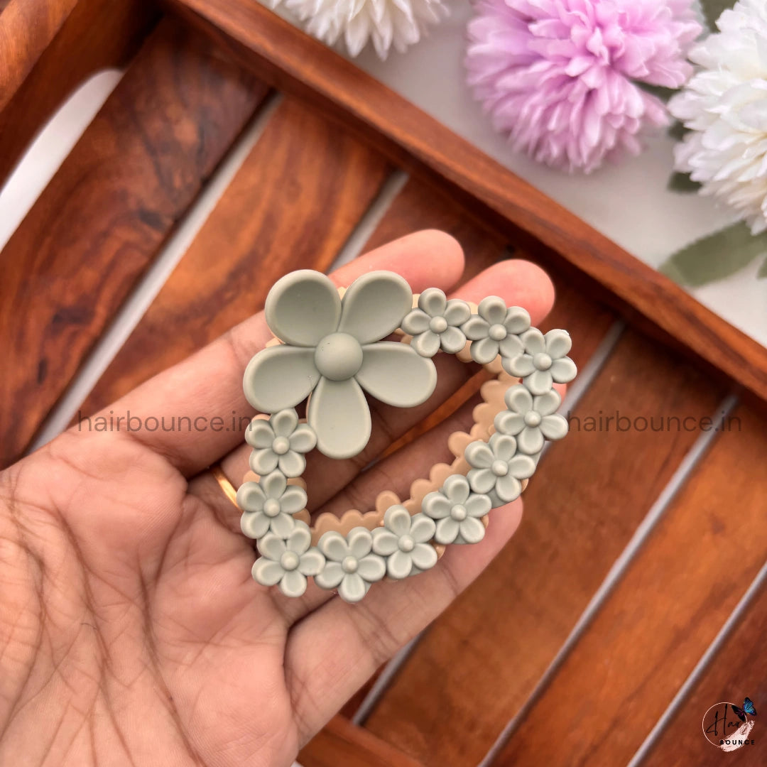 Dual-Colour Floral Oval Hair Claw – Medium