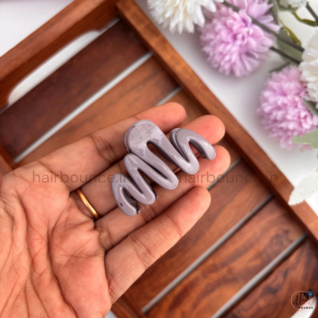 Wavy Grip Hair Claw – Small