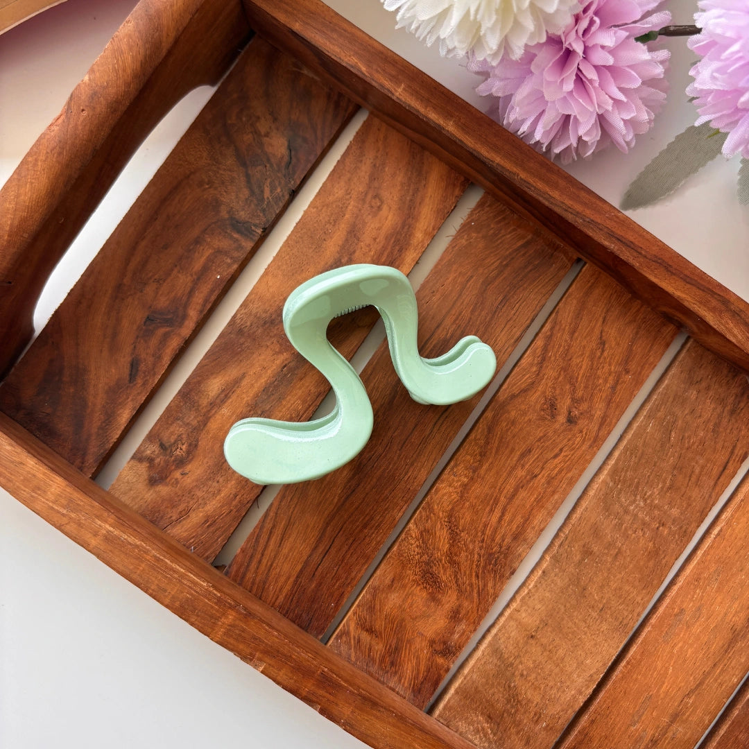 Wave Curve Hair Claw – Medium