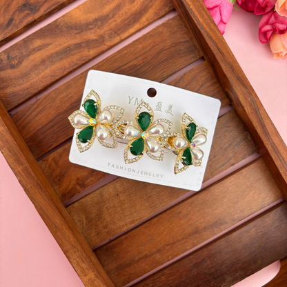 Premium Triple Pearl Bloom Center Clip