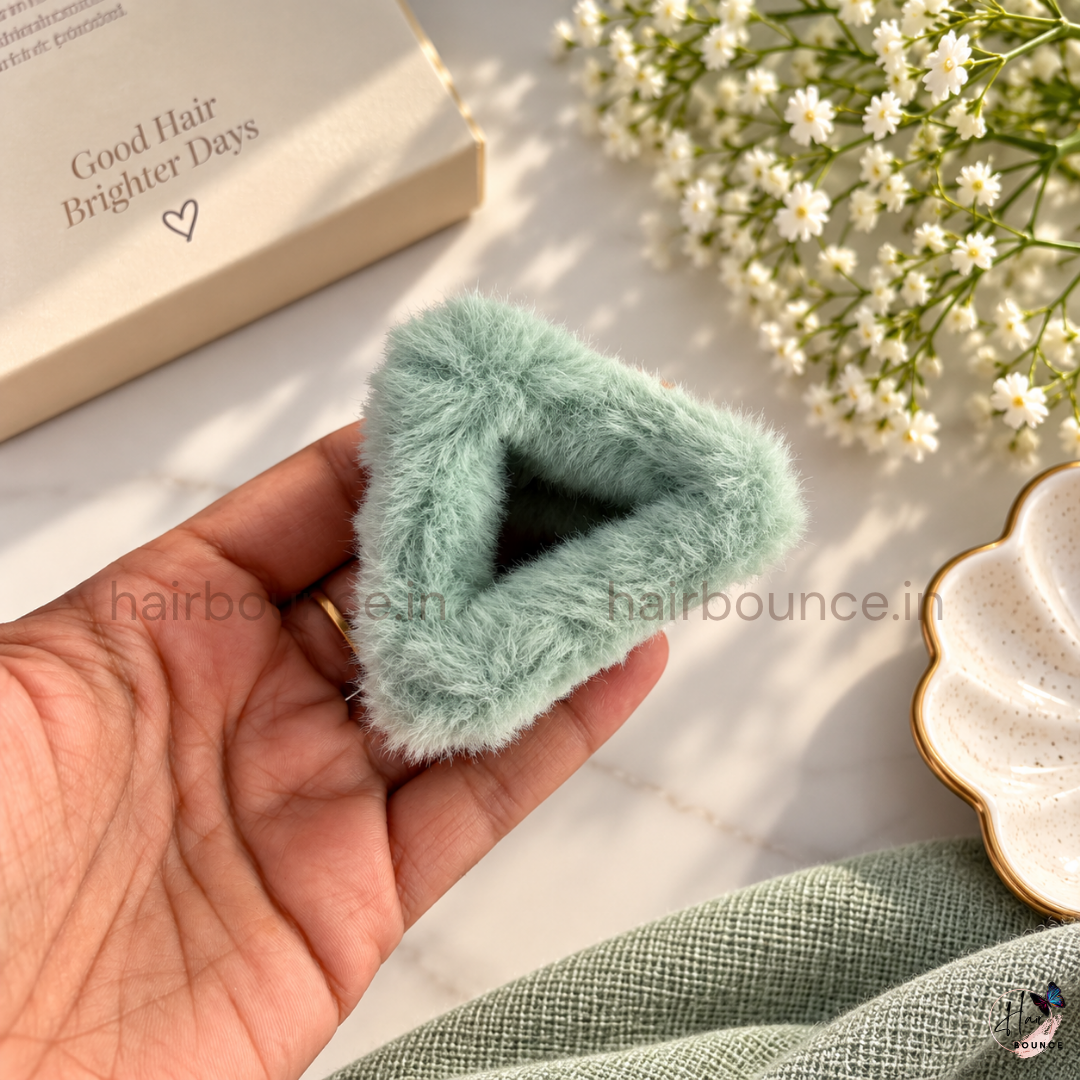 Triangular Fur Claw - Medium