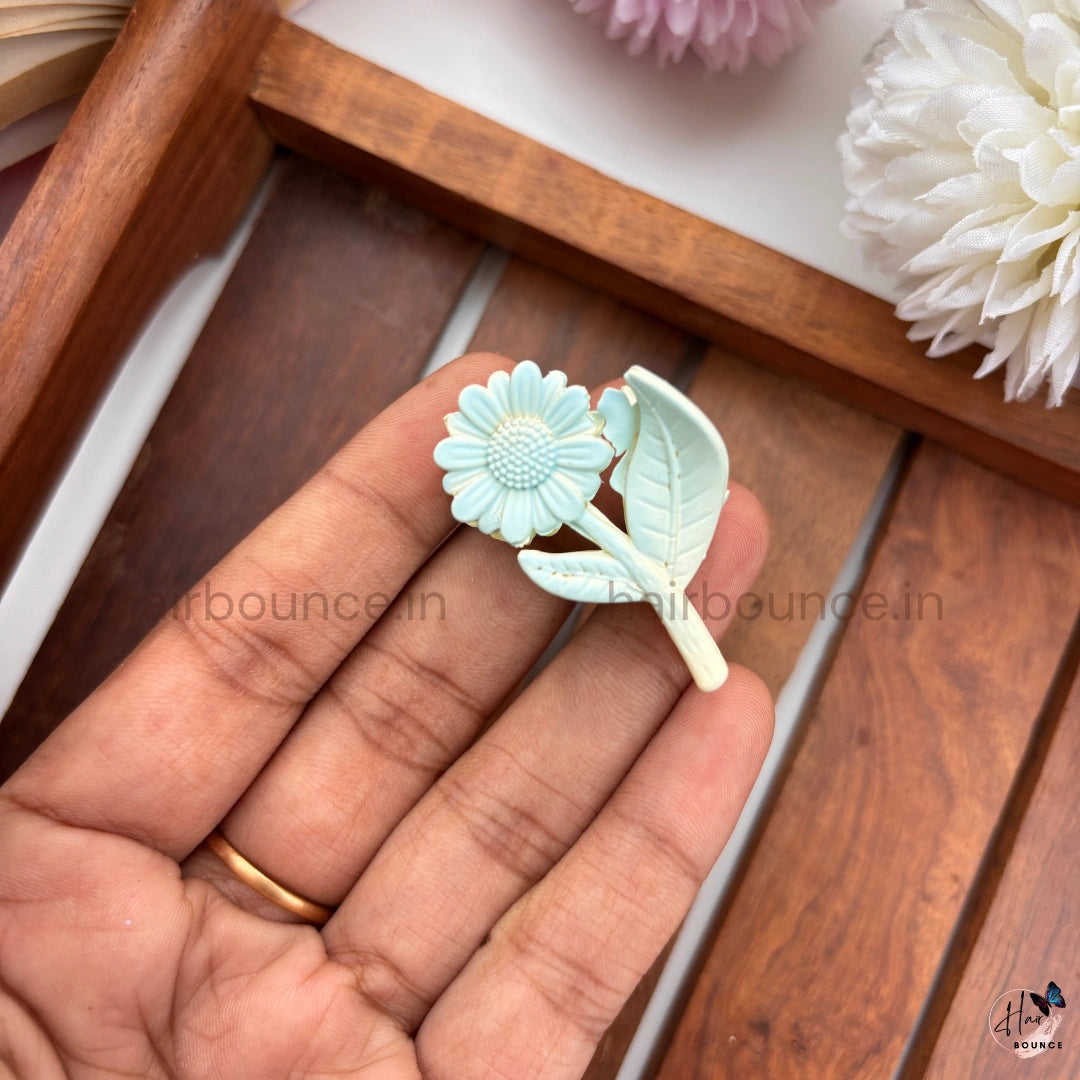 Pastel Daisy Bloom Hair Claw – Small