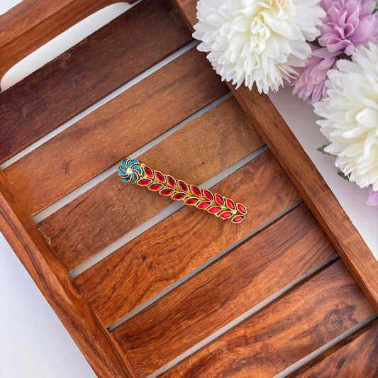 Crimson Swirl Center Clip