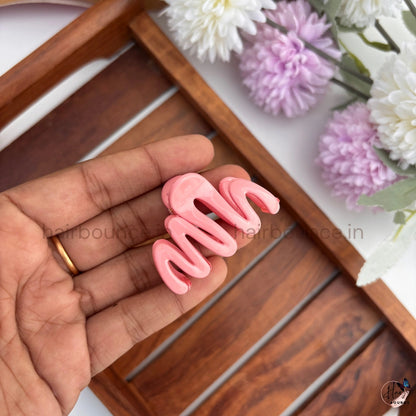 Wavy Grip Hair Claw – Small