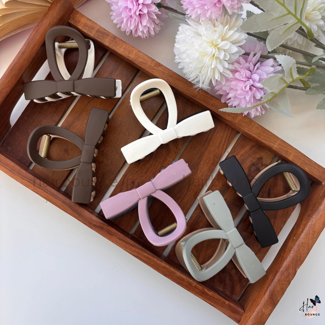 Luna Bow Dual-Tone Hair Claw – Medium