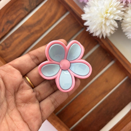 Candy Pastel Daisy Flower Hair Claw – Medium