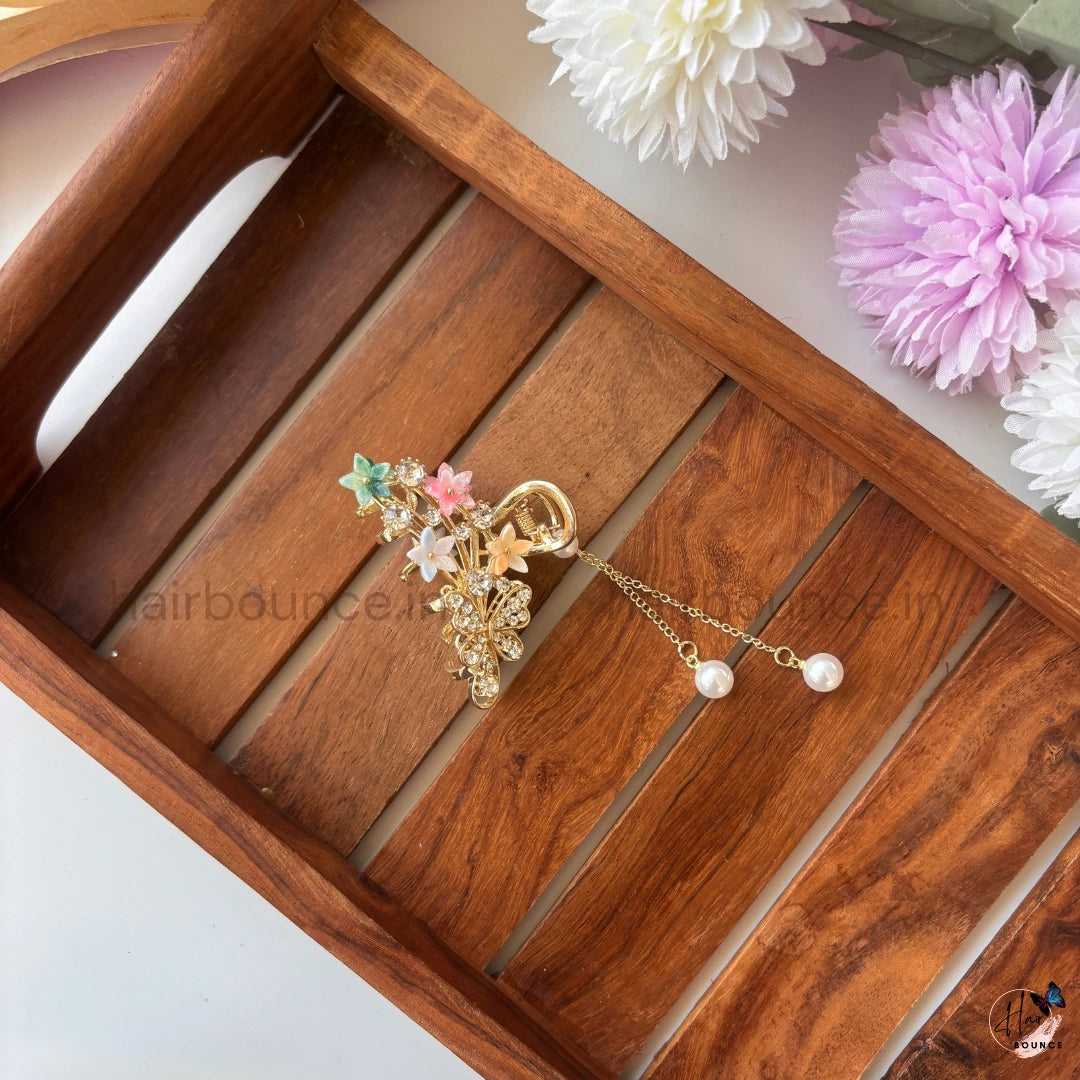 Majestic Bloom Pearl Drop Hair Claw – Medium