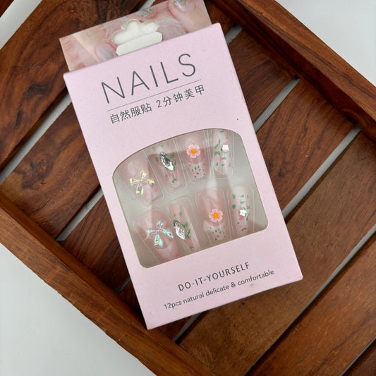 GlossAura Nails - Pack of 12