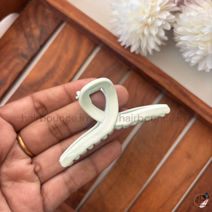 Loop Twist Hair Claw – Medium