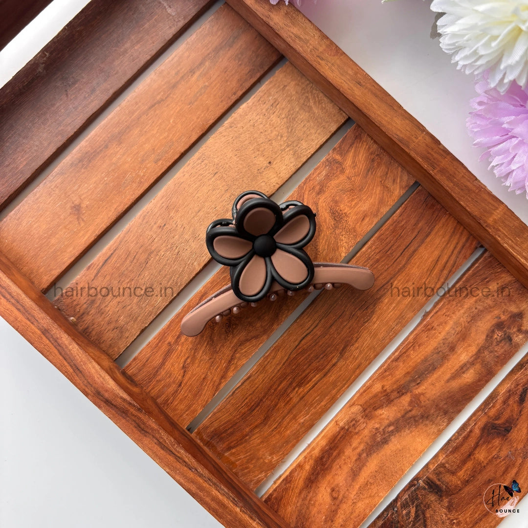 Matte Loop Flower Hair Claw – Medium