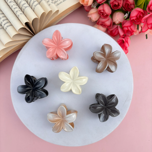 Soft Lily Hair Claw – Small