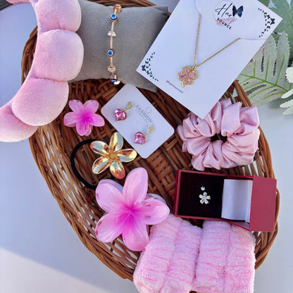 Blush Bloom Luxury Hamper 🌸✨