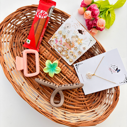 Charm & Chic Combo Hamper