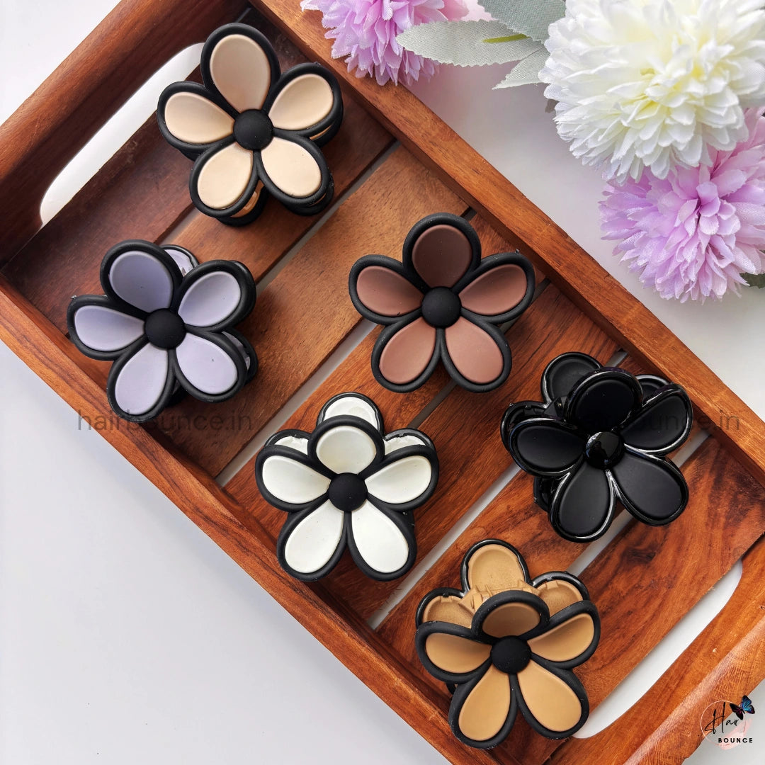 Matte Finish Outline Daisy Flower Hair Claw – Medium