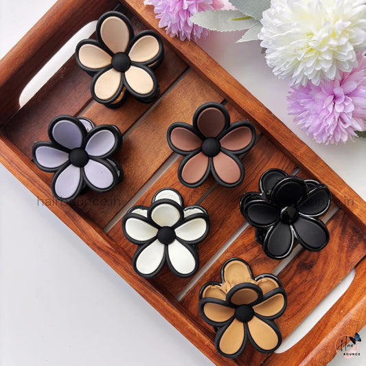 Matte Finish Outline Daisy Flower Hair Claw – Medium