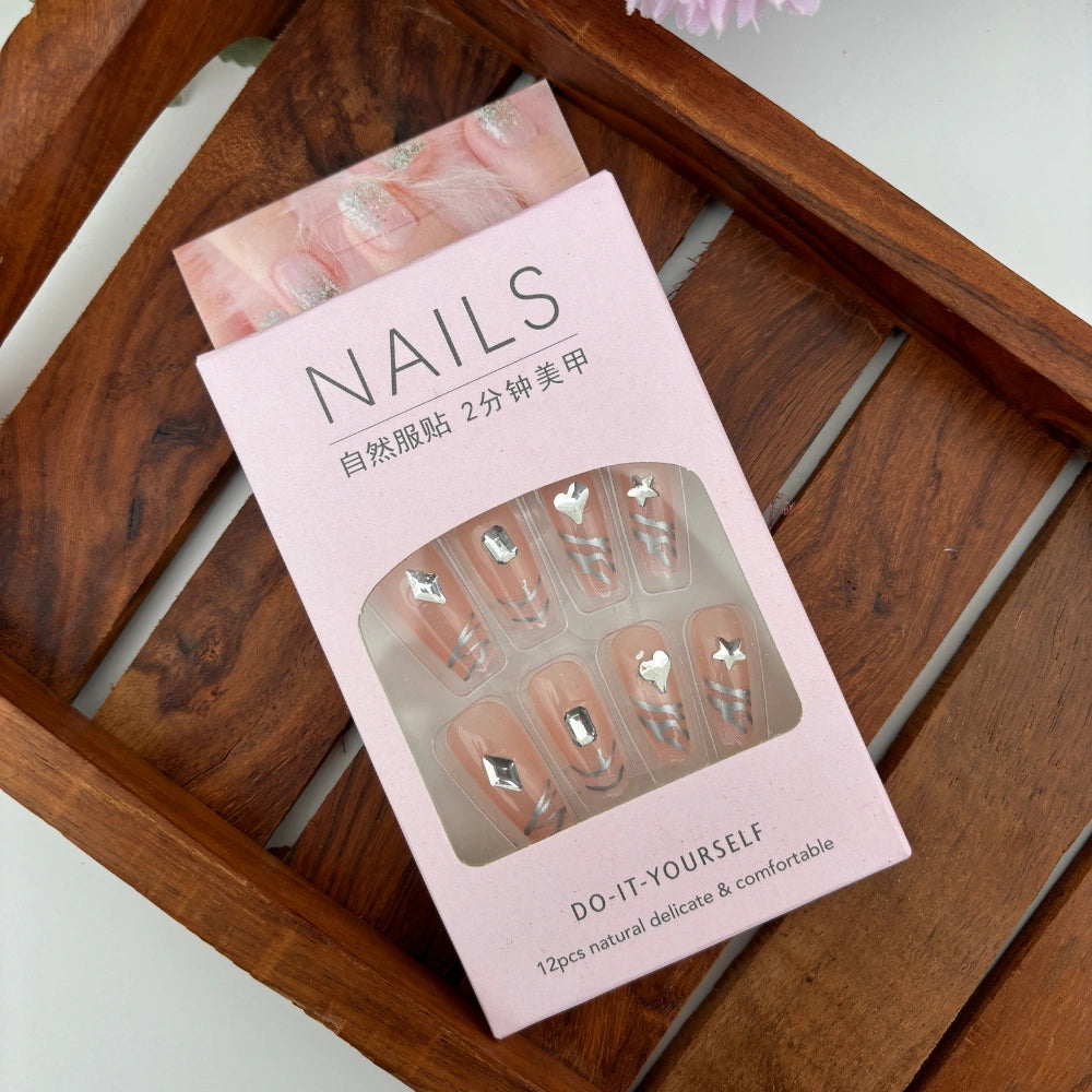 GlossAura Nails - Pack of 12