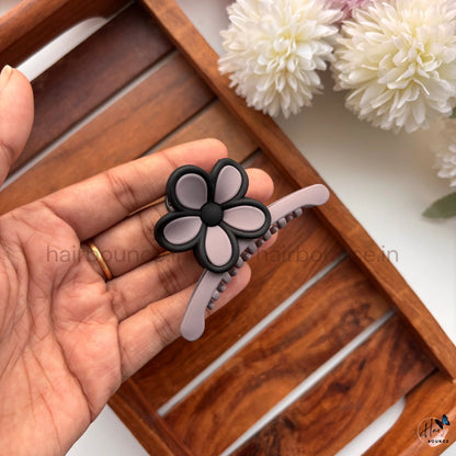 Matte Daisy Flower Hair Claw – Medium