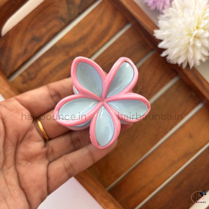 Pastel Lily Bloom Hair Claw – Medium