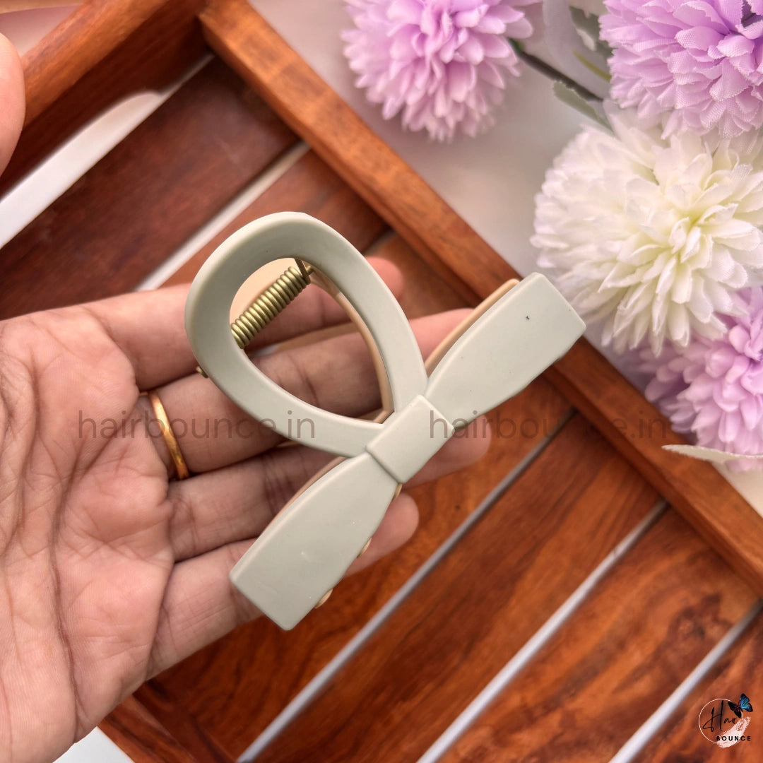 Luna Bow Dual-Tone Hair Claw – Medium
