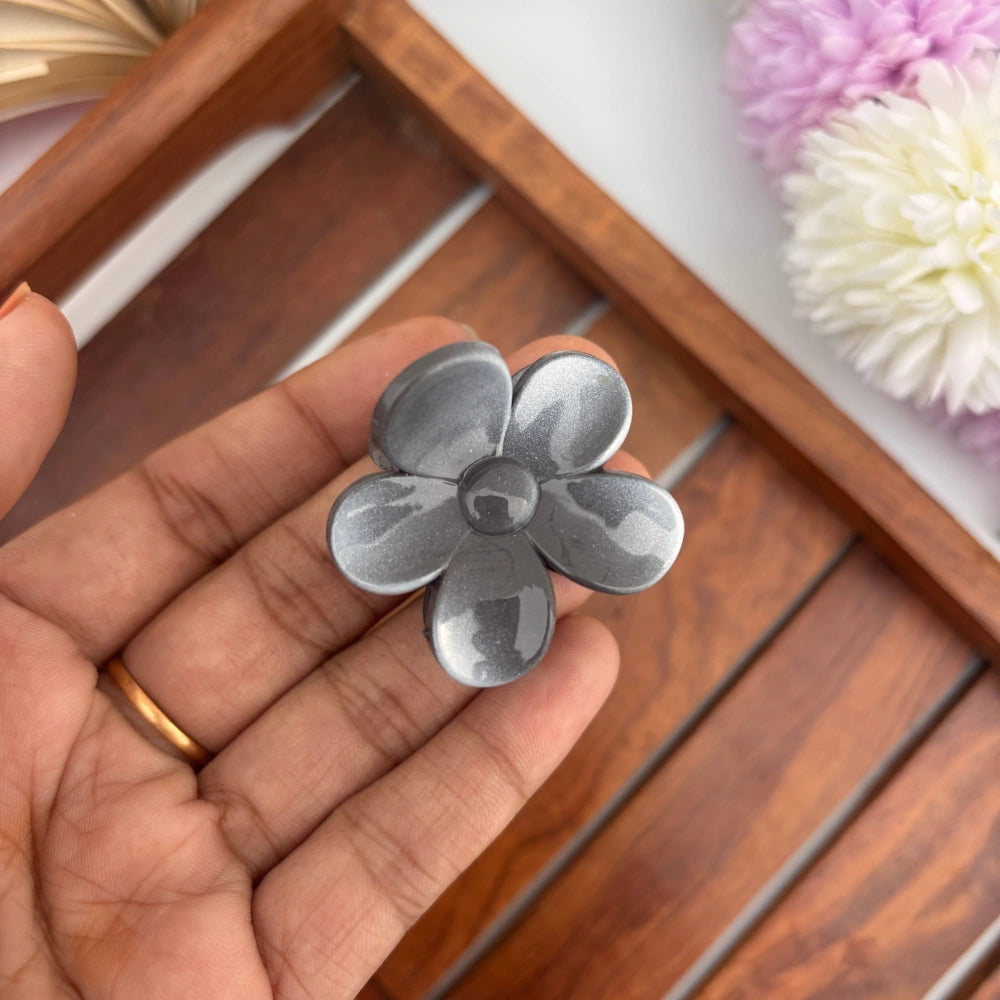 Petal Grip Small Hair Claw
