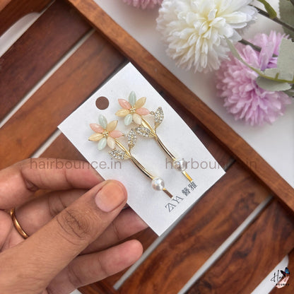 Elegant Daisy Pearl Drop Hair Pins