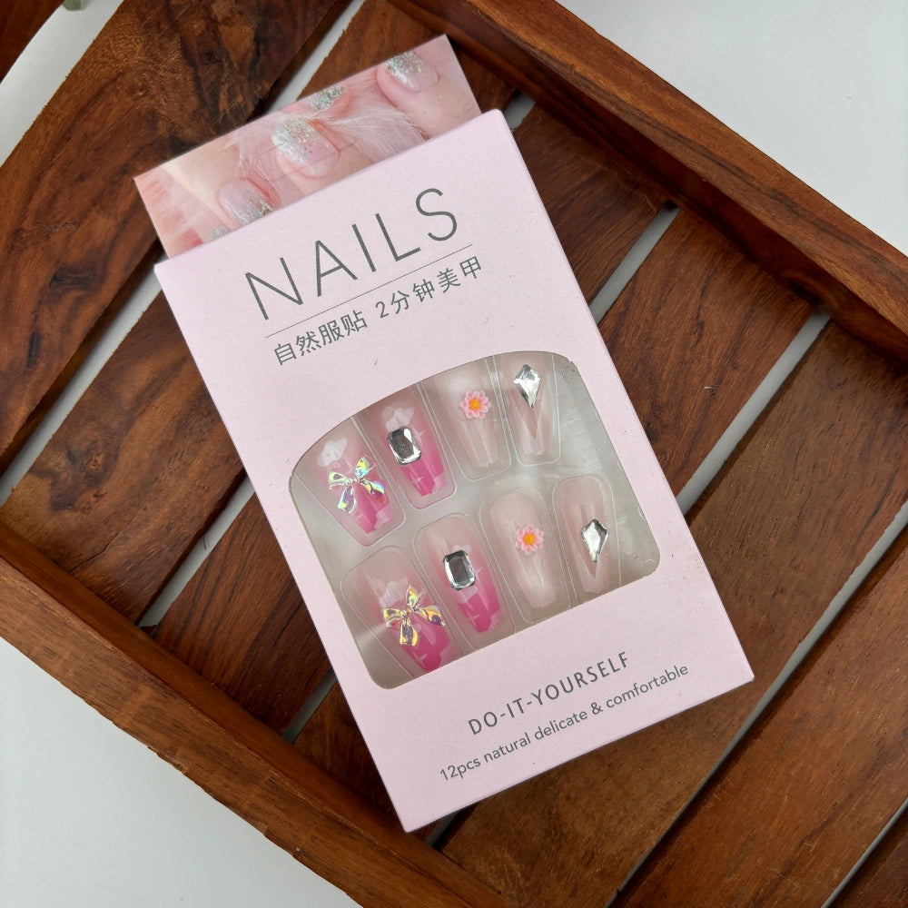 GlossAura Nails - Pack of 12
