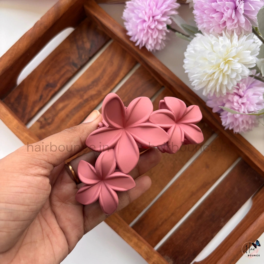 Matte Triple Blossom Hair Claw – Large
