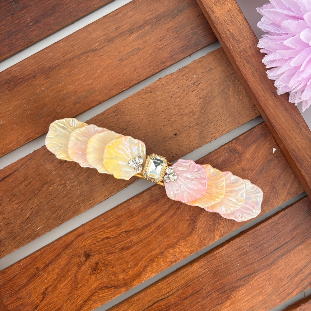 Pink White Shell Center Clip