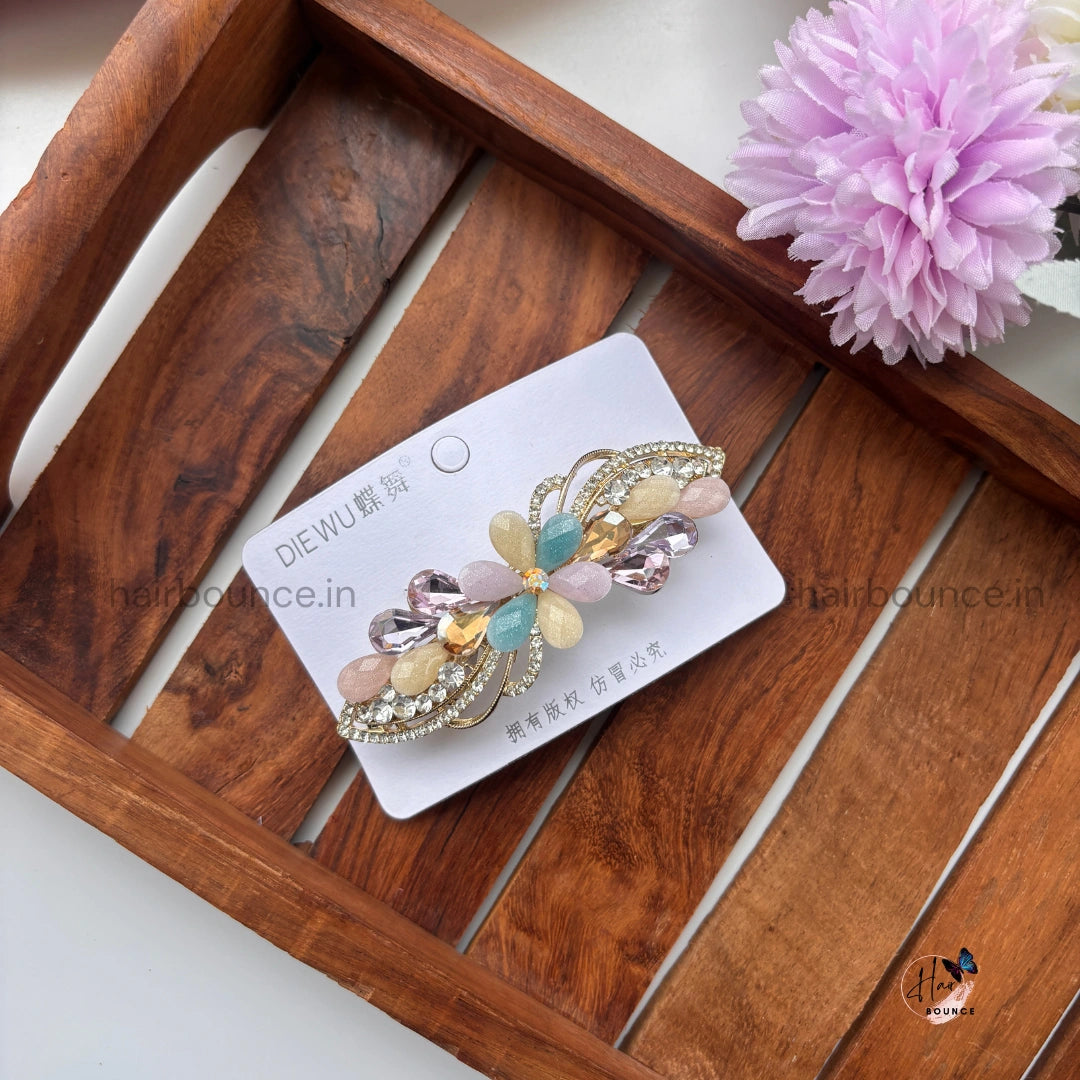 Premium Flower Crystal Center Clip