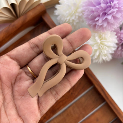 🎀 Minimal Ribbon Bow Hair Claw – Medium
