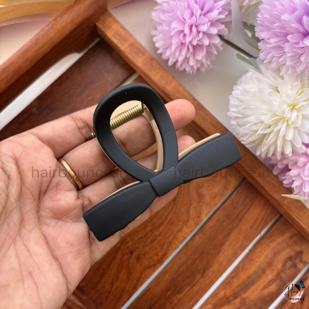 Luna Bow Dual-Tone Hair Claw – Medium