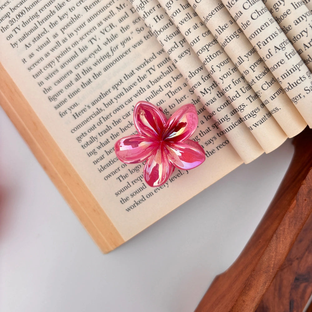 Glossy Lilly Hair Claw - Small