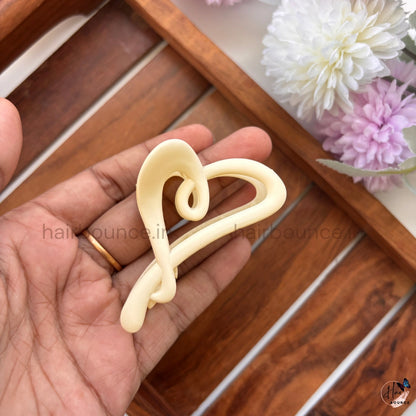Sweetheart Loop Hair Claw for Women – Medium