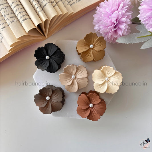 Pearl Nude Shade Hibiscus Hair Claw – Small