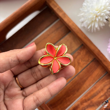 Golden Bloom Floral Hair Claw - Small