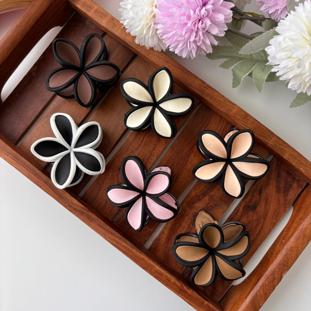 Matte Finish Outline Lilly Flower Hair Claw - Medium