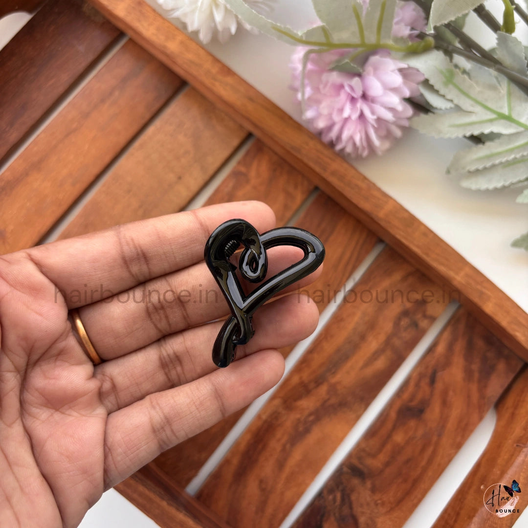 Twisted Heart Hair Claw – Small | Minimal Glossy Heart Hair Clip for Women & Girls