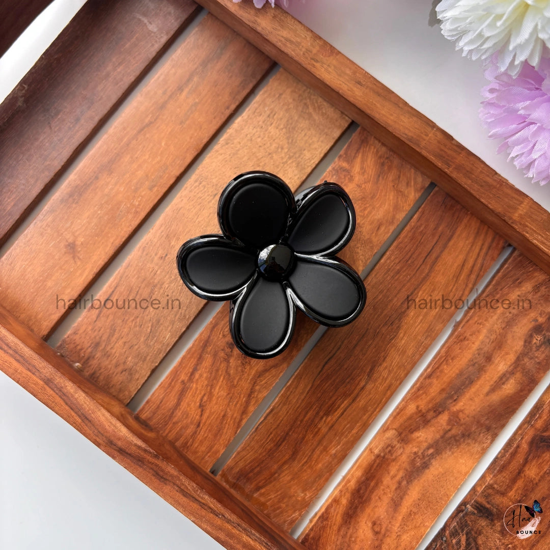 Matte Finish Outline Daisy Flower Hair Claw – Medium