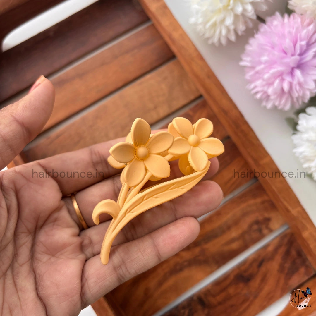 Floral Bloom Matte Hair Claw Clip – Medium 🌸✨